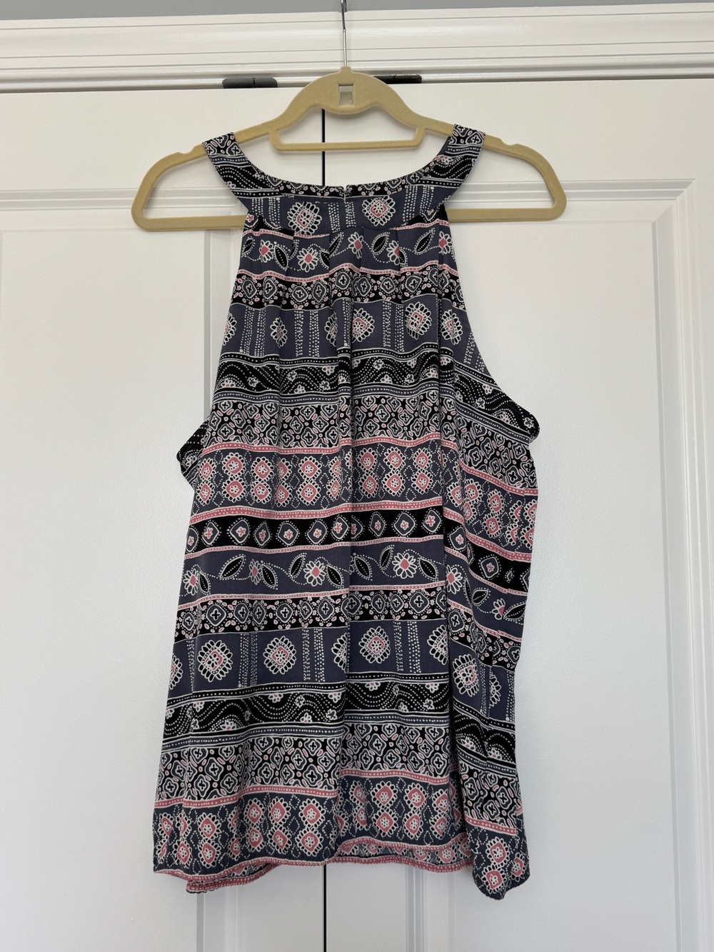 LOFT Sleeveless Patterned Blouse Burgundy and Black Size XL